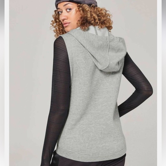 Ivy Park Hooded Embroidered Logo Sleeveless Vest - Picture 8 of 8